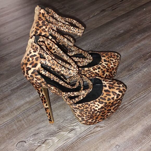 Shoe Republic LA cheetah print strappy  platform heels  Sz 7.5 - Picture 5 of 8
